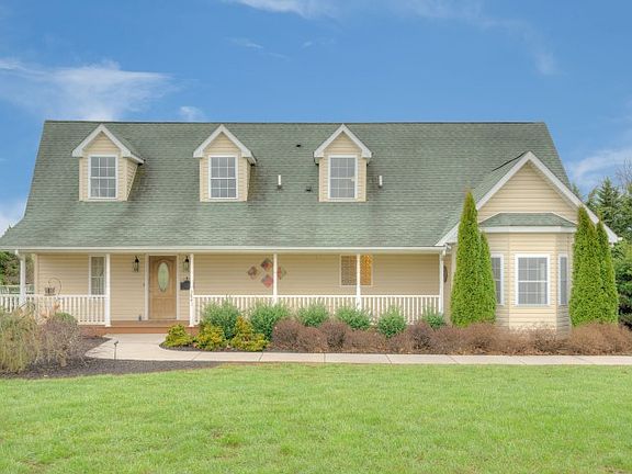 2nd image of 3841 Divine Dr
