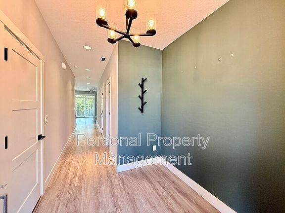 3rd image of 11809 NE 108th St
