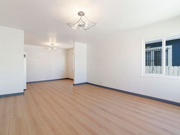 5th image of 1006 72nd Ave