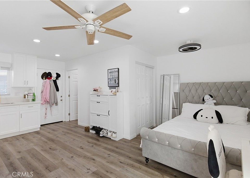 1st image of 6838 Aura Ave