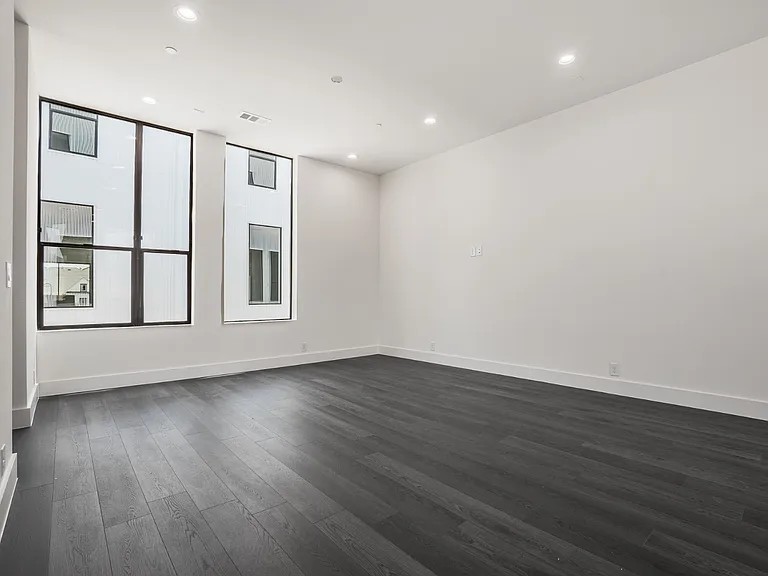 4322 Roseland Ave #9 — Photo 25