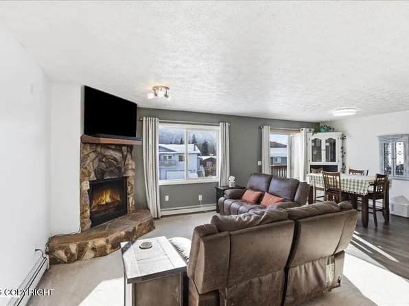 18643 N Lowrie Loop, Eagle River, AK 99577