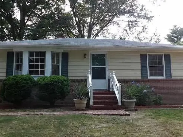 120 Coghill St, Bowling Green, VA 22427
