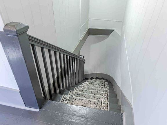 5th image of 404 Washington St #C