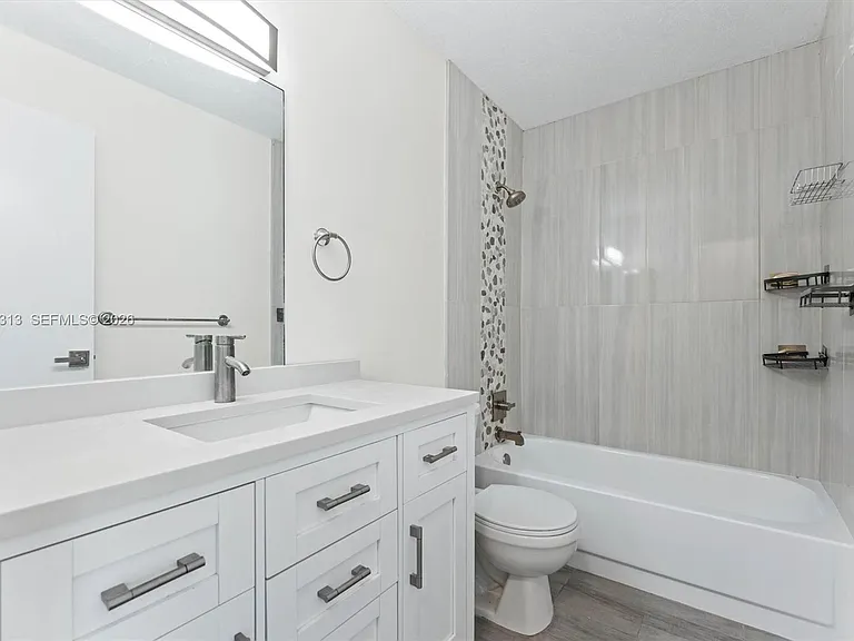 2025 SW 82nd Ave #1 — Photo 18