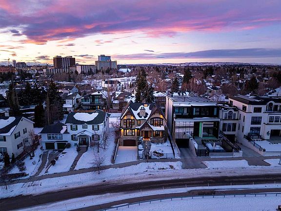 4th image of 738 SE Crescent Rd NW