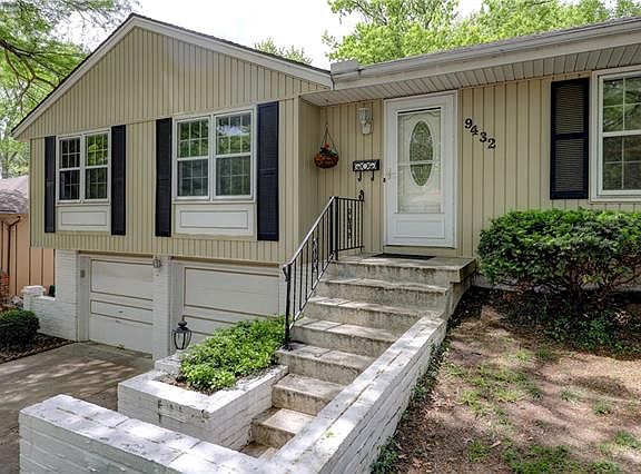 3rd image of 9432 Knox Dr