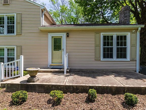 2nd image of 5115 Sunny Meade Ln