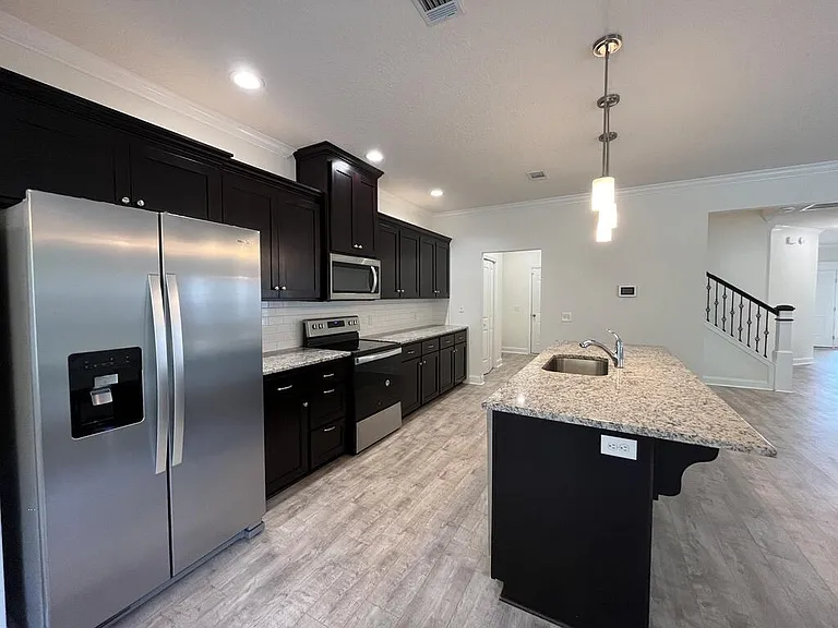 679 Fairview Cir — Photo 10