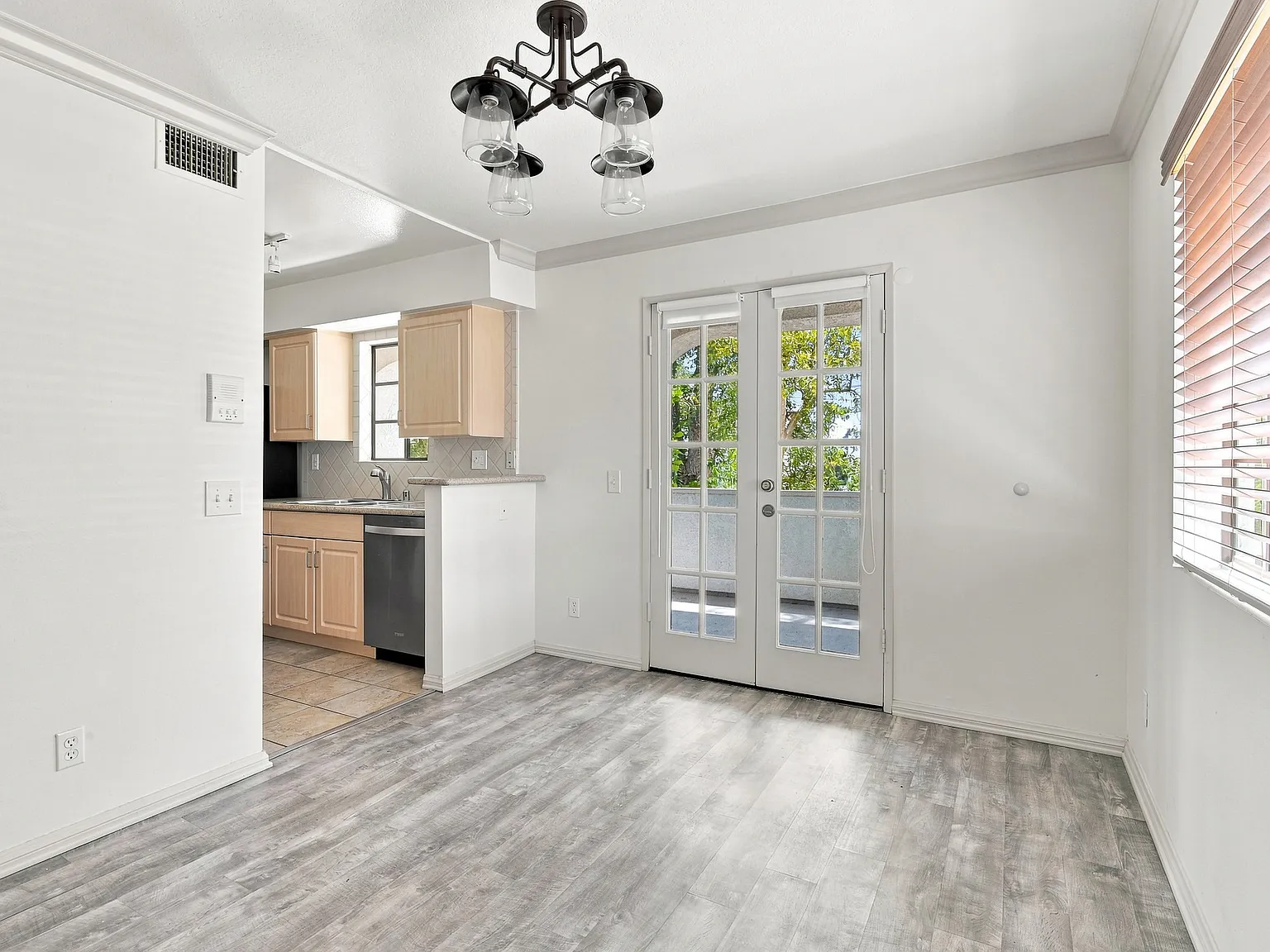 2 bed, 1200 sqft, $3,545 — Photo 4
