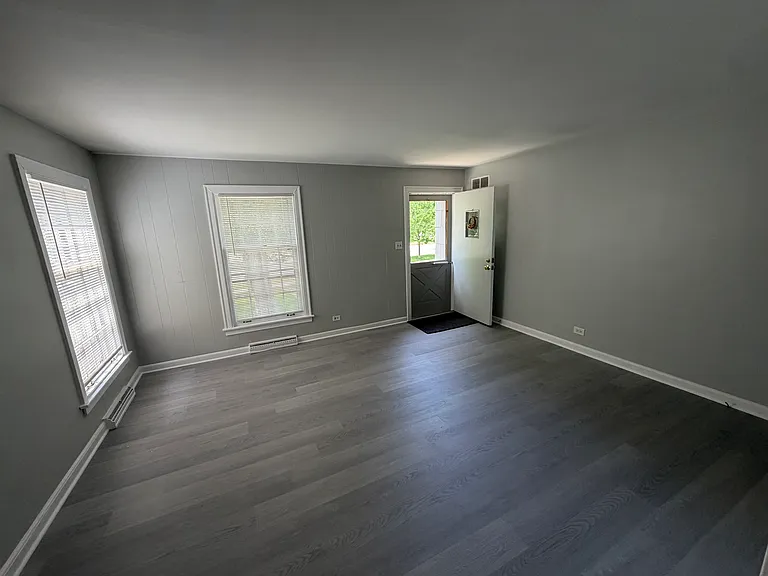335 Park Ave — Photo 2