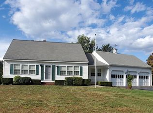 1 Willowdale Dr, Merrimac, MA 01860