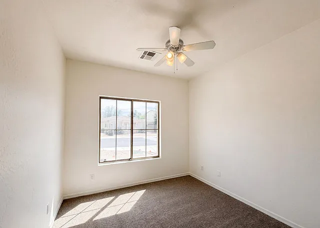606 W Beautiful Ln — Photo 11