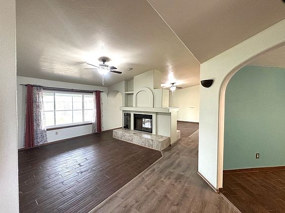 3rd image of 1319 W 18th Pl