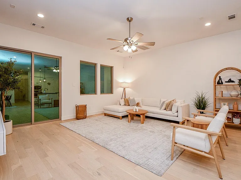 4403 Greeley St — Photo 12