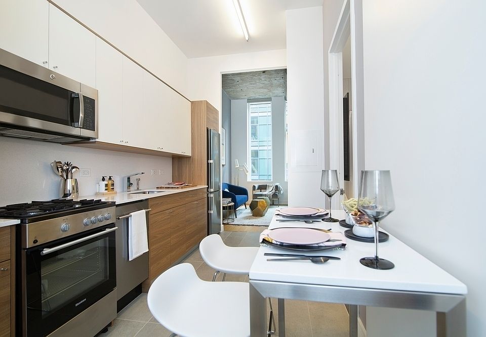 1st image of 4322 Queens St APT 619