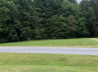 7916 Southerland Dr, Browns Summit, NC 27214