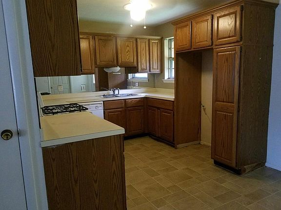 5th image of 3417 N Markwell Ave