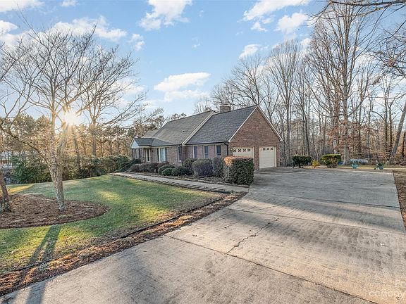 5th image of 4168 Gordon Dr