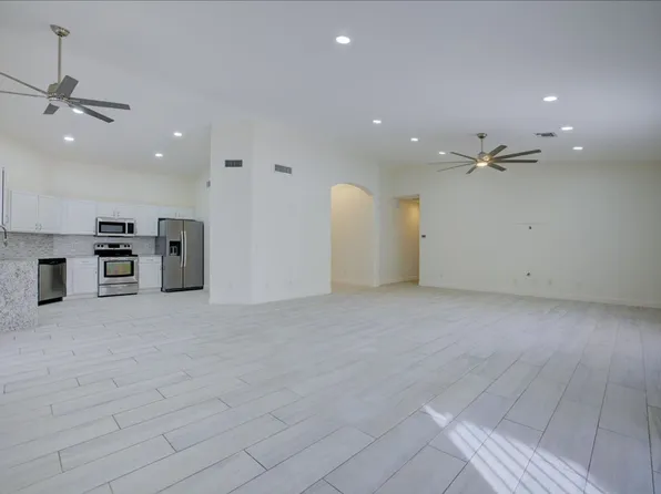 8658 E Louhelen Way, Tucson, AZ 85747