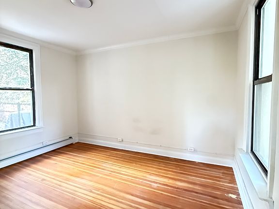 4th image of 228 Saint Marks Pl APT 1