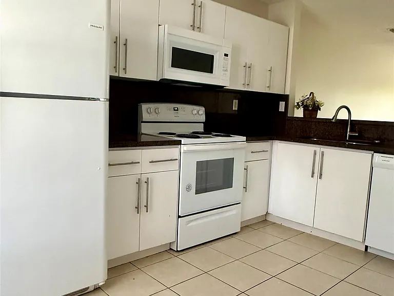 3142 SW 129th Way #156 — Photo 4