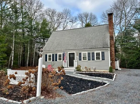 16 Bridgets Path, Centerville, MA 02632