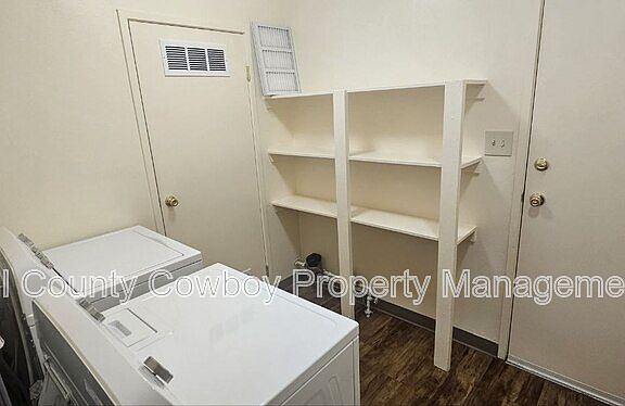 5th image of 1017 E 8th St