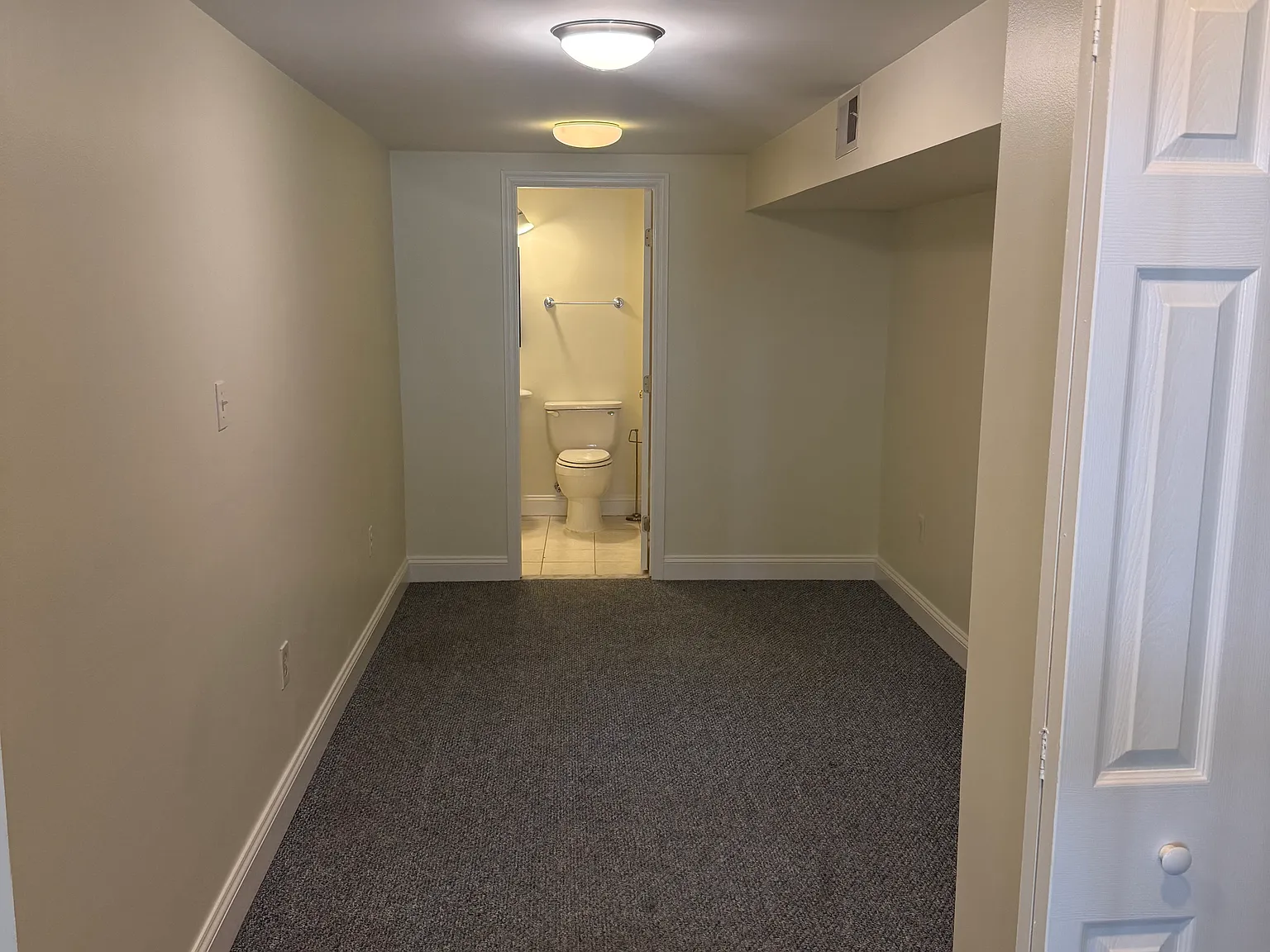 1 bed, 700 sqft, $1,800 — Photo 3