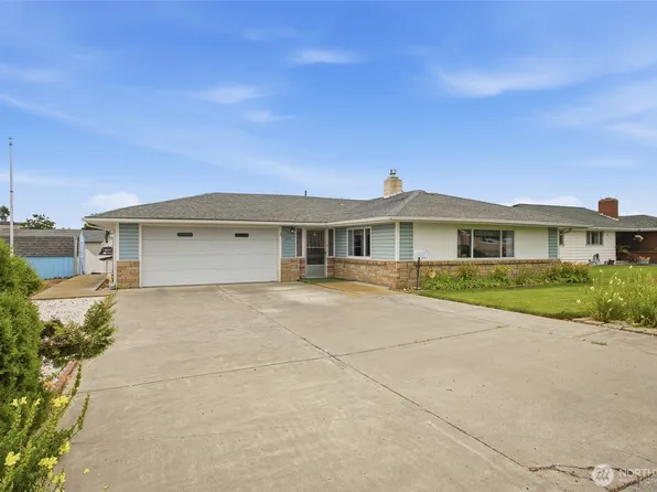 209 W 5th Street, Warden, WA 98857