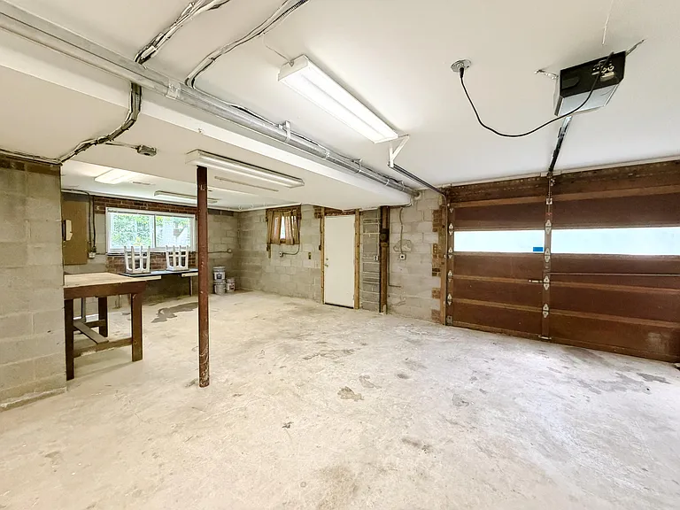 10611 Allenwood Ln — Photo 39
