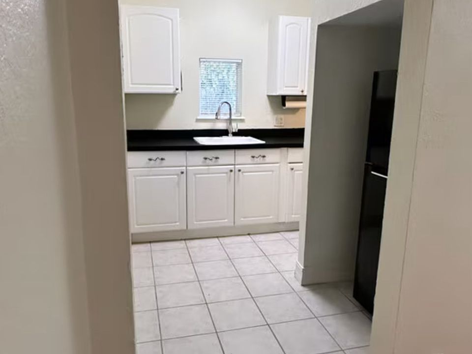 1st image of 3013 14th St SW #B