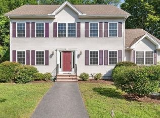 19 Benjamin Ln, Reading, MA 01867