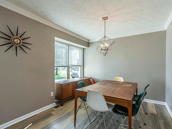 5th image of 265 Applegrove Dr
