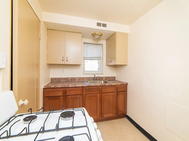 Canyon Place Apartments — Photo 16