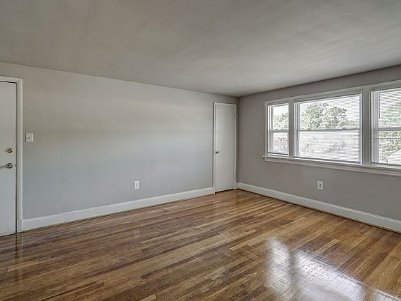 5th image of 2768 Goolsby Ave
