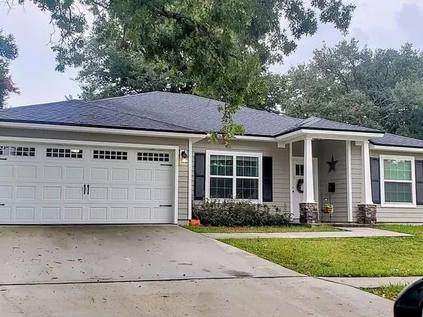 3745 Cherokee Villa Ln, Jacksonville, FL 32277