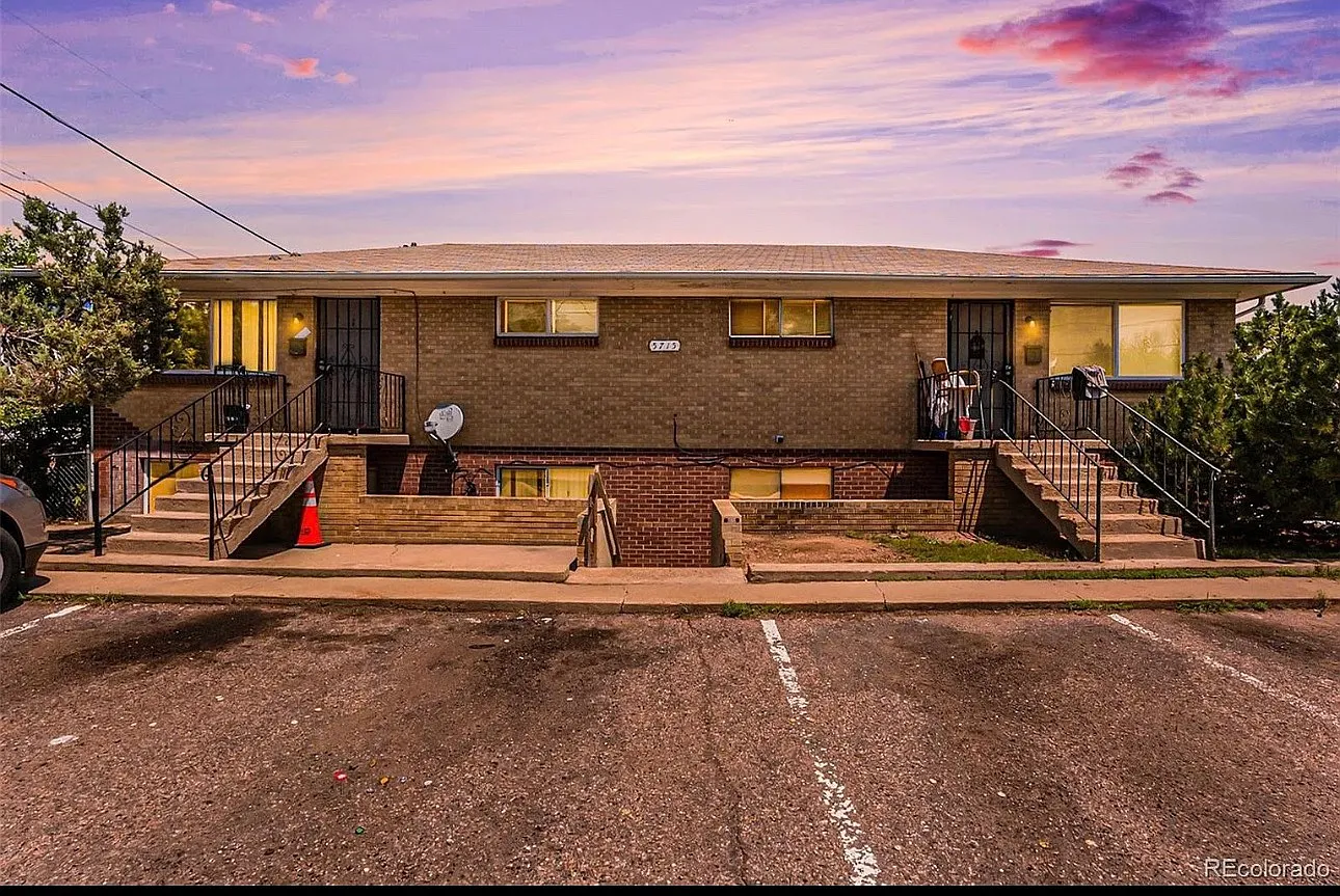 2 bed, 728 sqft, $1,900 — Photo 1