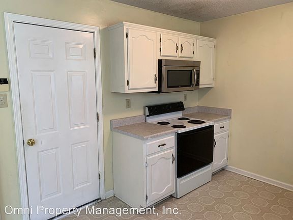 4th image of 1090 Cambrain Dr