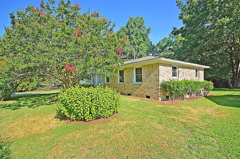 2nd image of 219 Cardinal Dr
