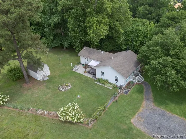 1041 Hosier Rd, Suffolk, VA 23434