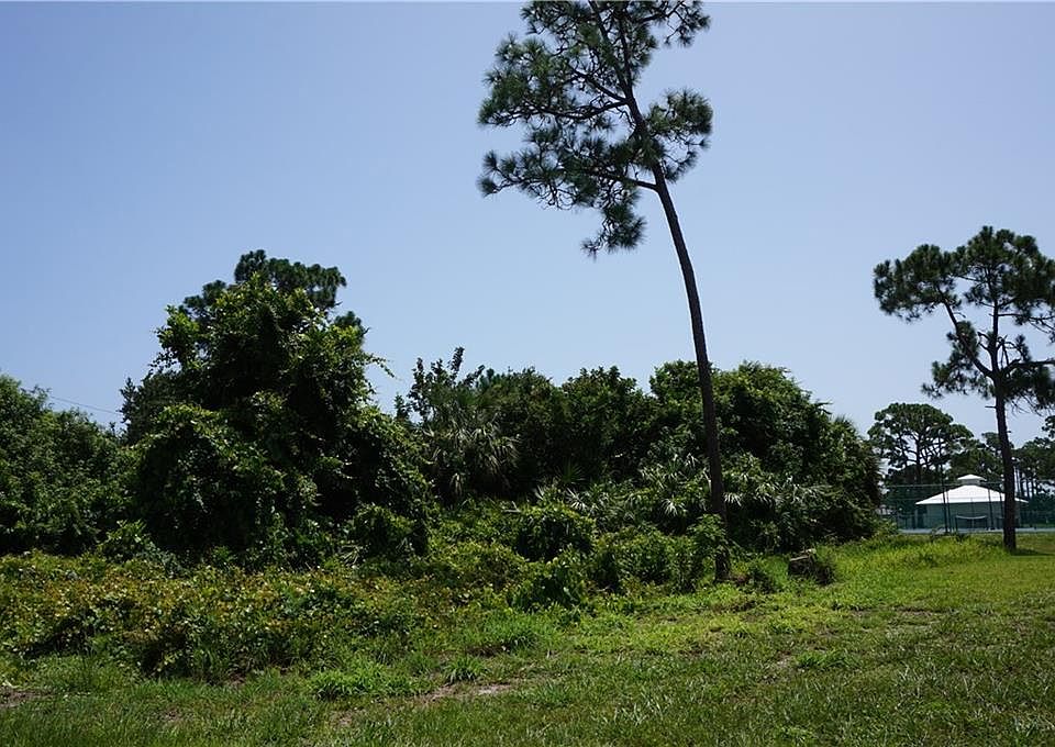 2nd image of 106 La Playa Ln