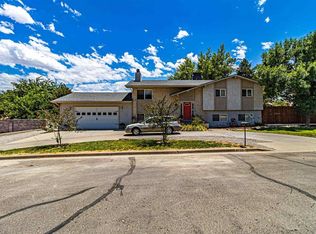 5705 Ravella Dr, Farmington, NM 87402