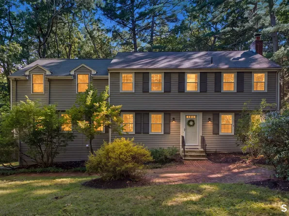 15 Sanctuary Drive, Simsbury, CT 06070