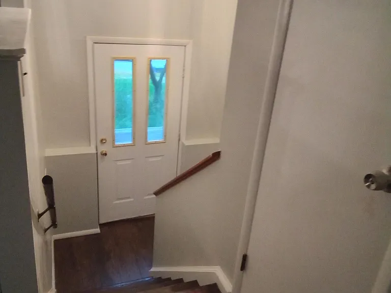 8 Hickory Ln — Photo 2