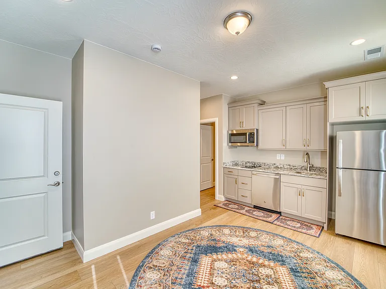 1544 N Daylight St — Photo 7