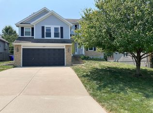 1827 W Loula Ct, Olathe, KS 66061