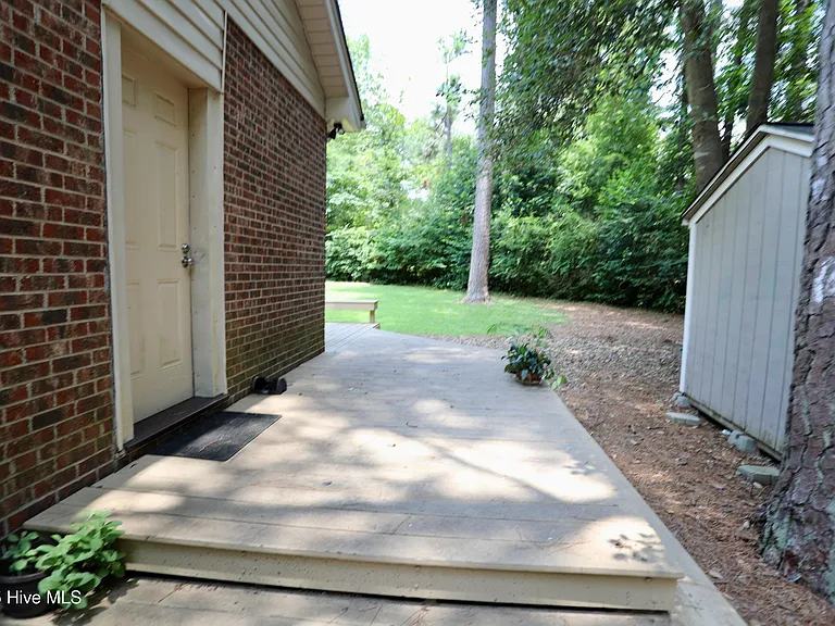 202 Haldane Dr — Photo 27