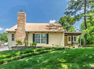 908 Twin Pine Dr, Saint Louis, MO