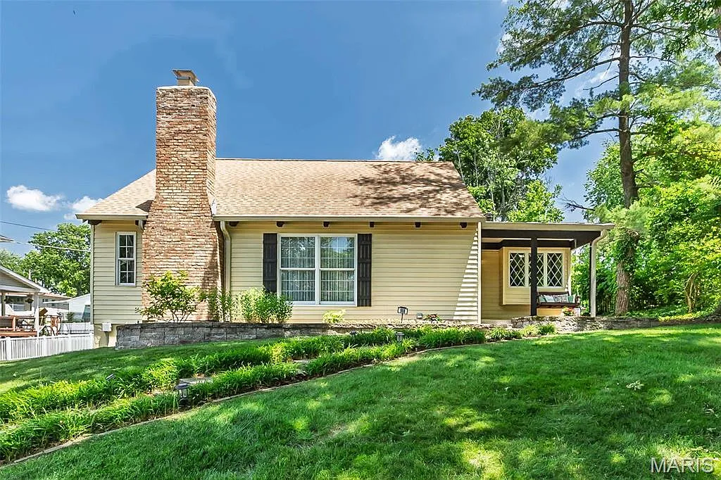908 Twin Pine Dr photo 1